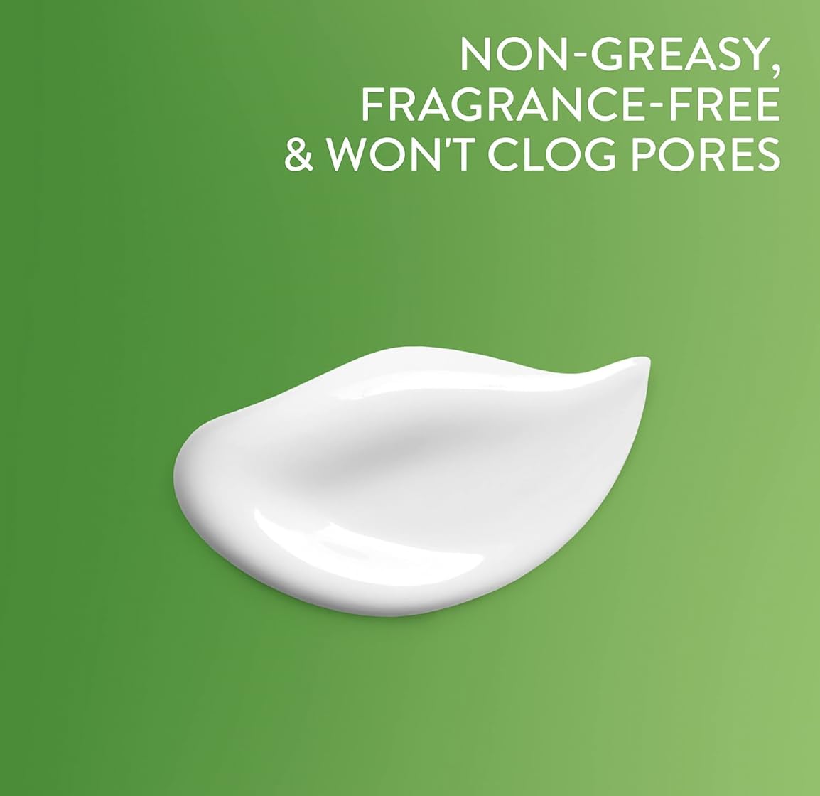 White cream smear on a green background with text about product benefits
