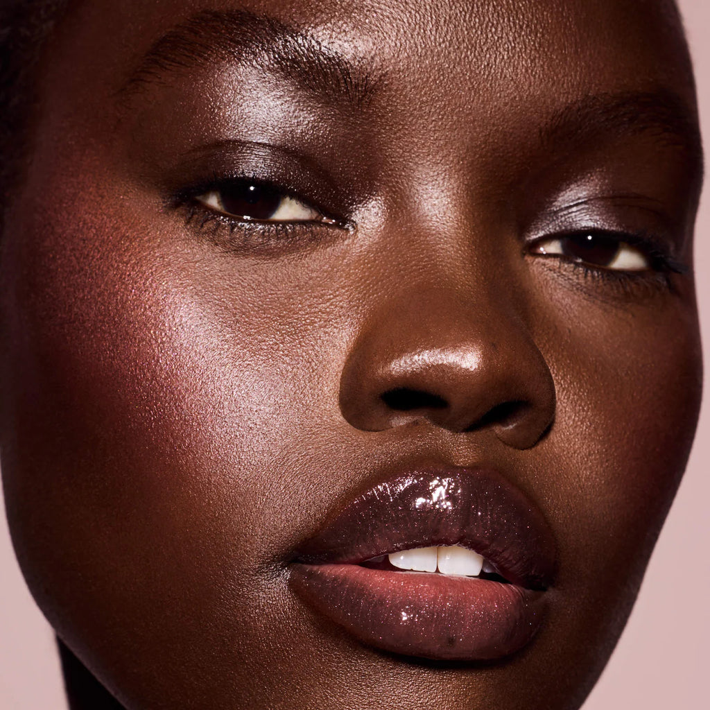 Fenty Beauty by Rihanna 
Gloss Bomb Universal Lip Gloss Luminizer